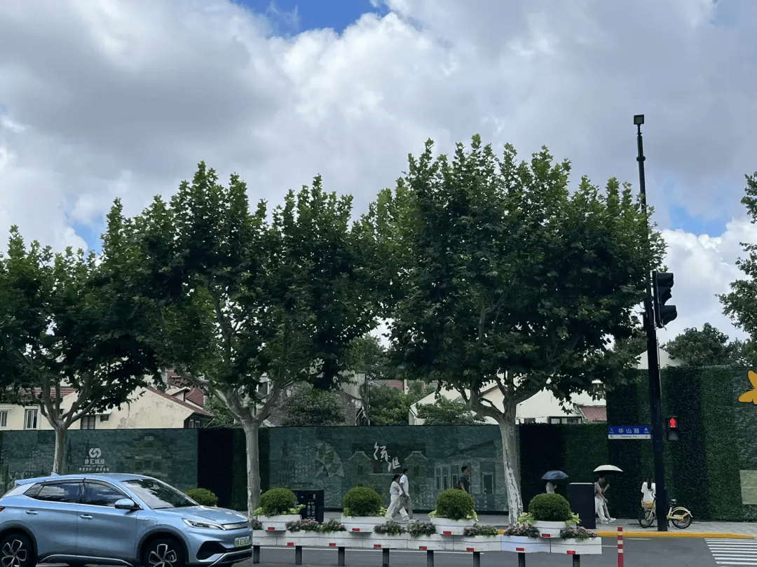 皇冠信用在线注册
_20.03万元/平方米!浙商大佬女儿在上海竞得国内“单价地王”皇冠信用在线注册
,公司工作人员低调现身土拍大楼,“不好意思,无可奉告”