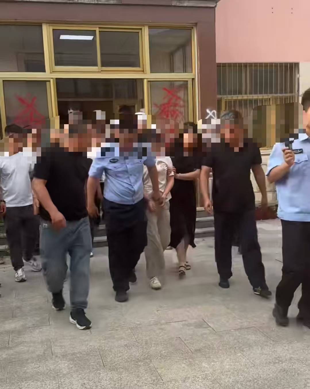 皇冠信用盘APP下载
_孟村女子疑遭家暴去世皇冠信用盘APP下载
,在县医院工作的公公篡改病历?受害者家属:他在另一家医院工作