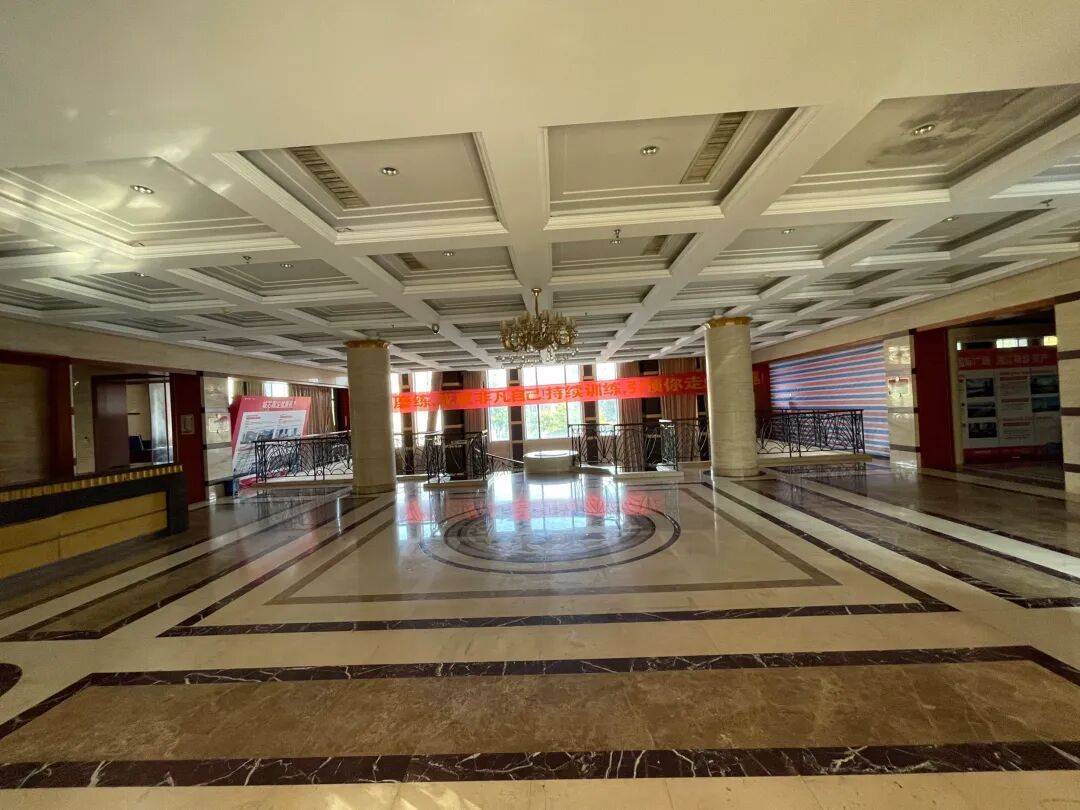 皇冠信用网足球代理_3256平米别墅288万起拍皇冠信用网足球代理,单价不到900元,内景配置曝光,目前0人报名;拍卖商回应:在开发商名下,想通过拍卖吸引更多人参与