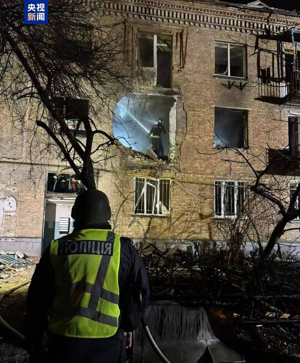 皇冠信用庄家
_俄乌皇冠信用庄家
,突发!泽连斯基:俄发射约36枚导弹近600架无人机,致乌3人死亡