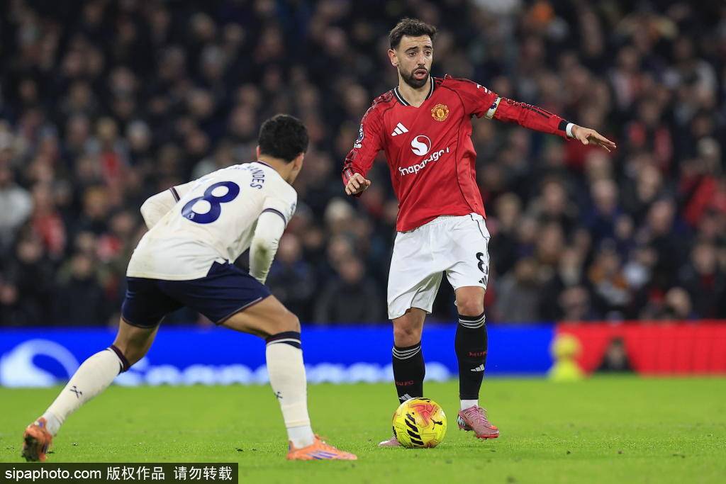 皇冠登一登二登三区别_曼联伤病更新:德利赫特、塞斯科与马奎尔的回归日期揭晓